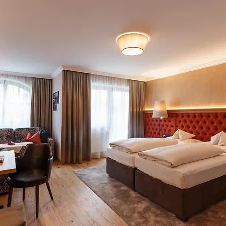 Peternhof Hotel 4*