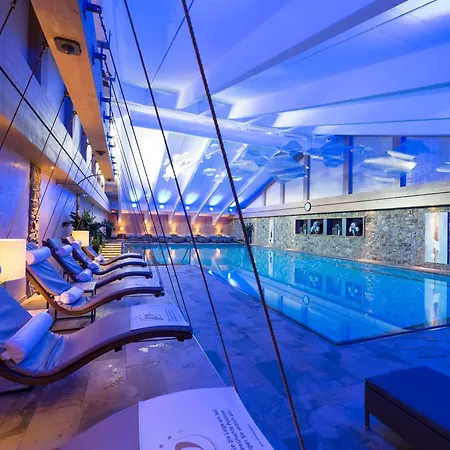 Peternhof Hotel 4*
