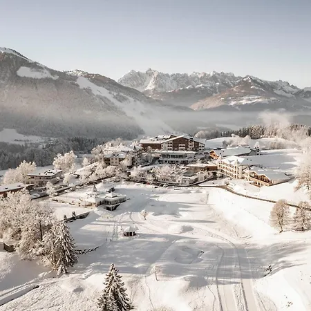 Peternhof 4*