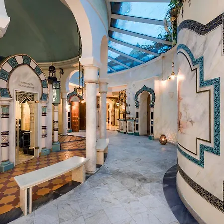 Peternhof Hotel 4*